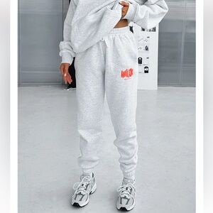 NEW NO TAGS Women’s WHITE FOX Gray Sweatpants JOGGERS XXS Archive 6.0 Cloudburst